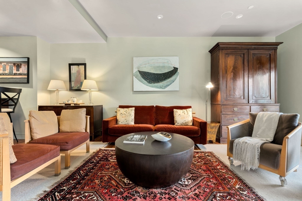 2400 Beacon St # 203