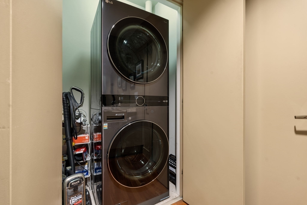 2400 Beacon St # 203