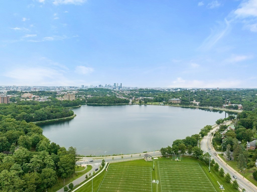 2400 Beacon St # 203