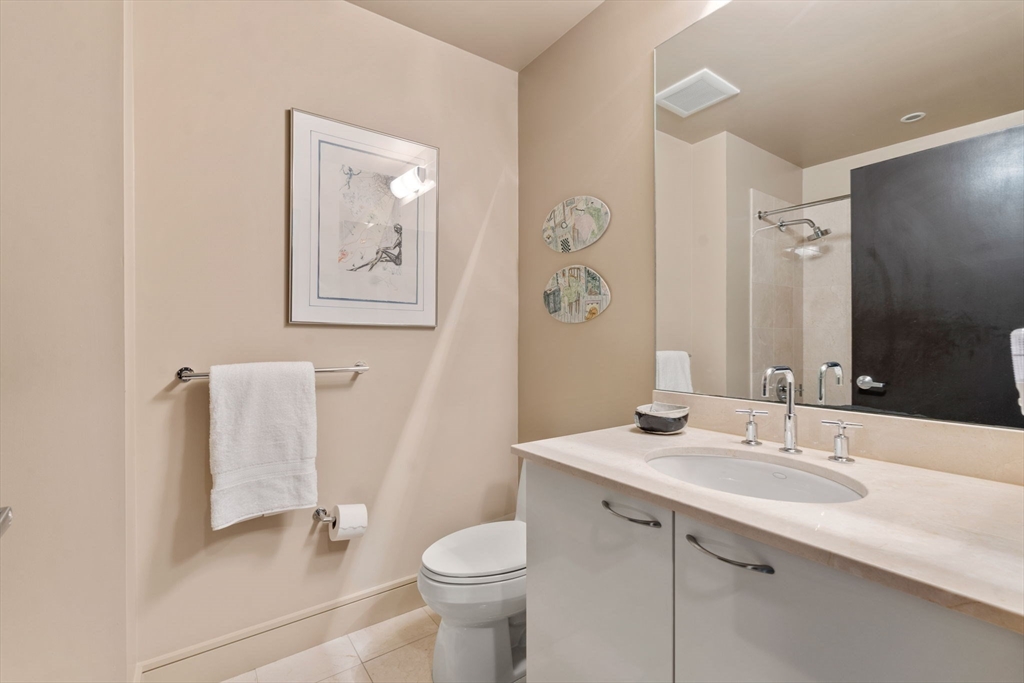 2400 Beacon St # 203