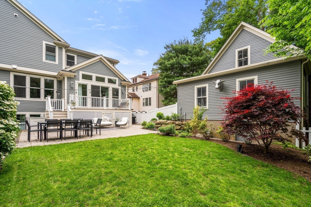 321-323 Lake Ave # 323