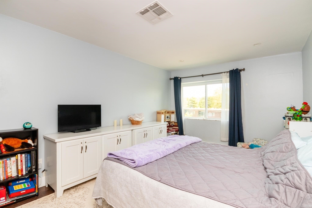 1202 Greendale Ave # 131