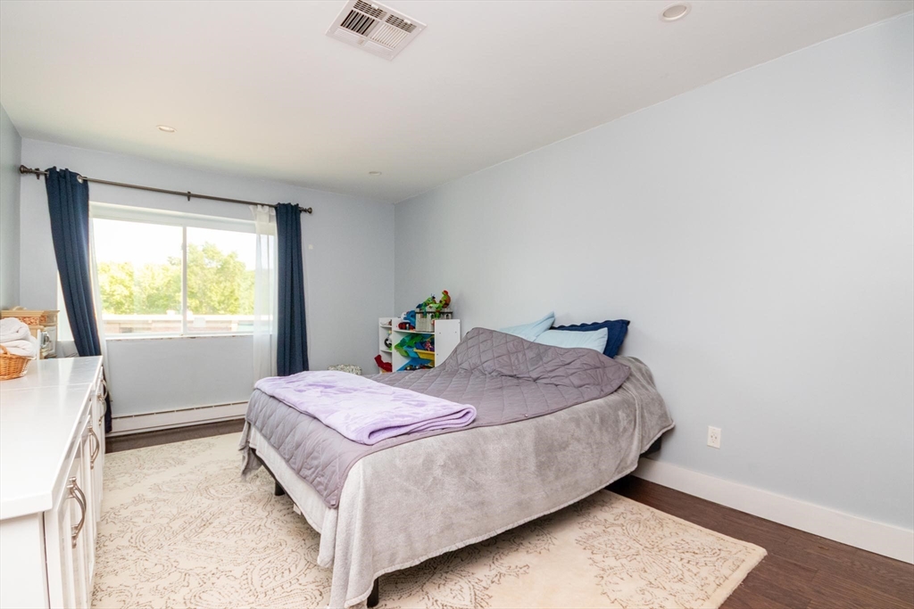 1202 Greendale Ave # 131