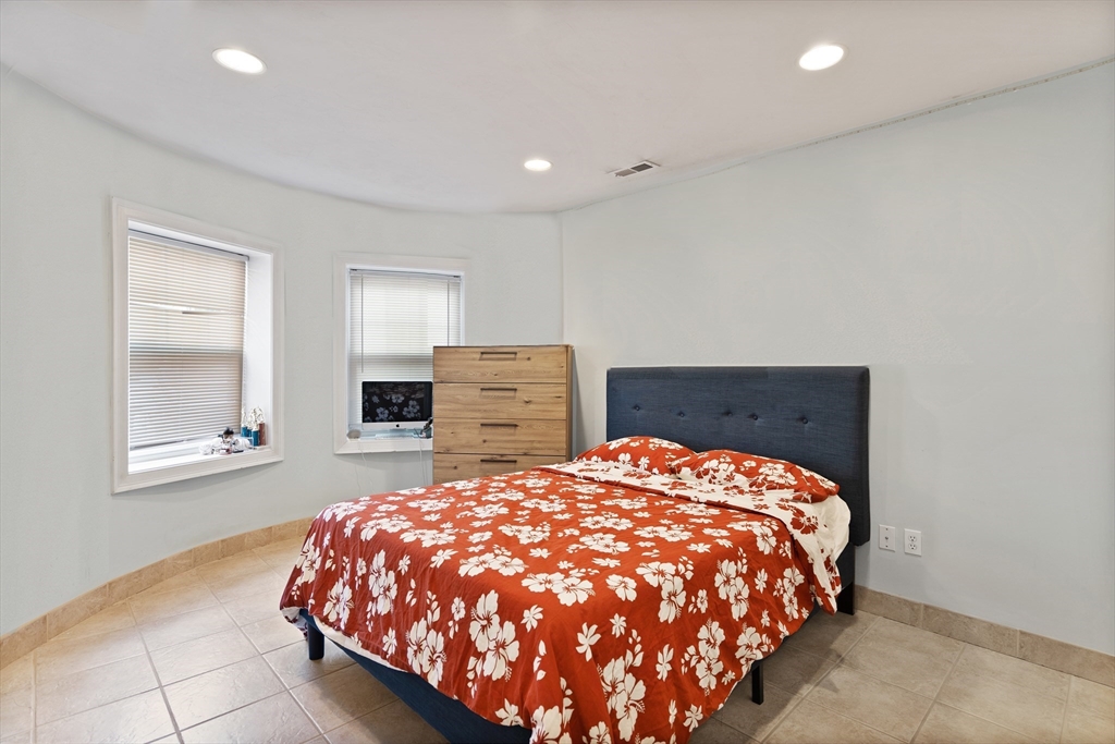 1867 Beacon St # 1B