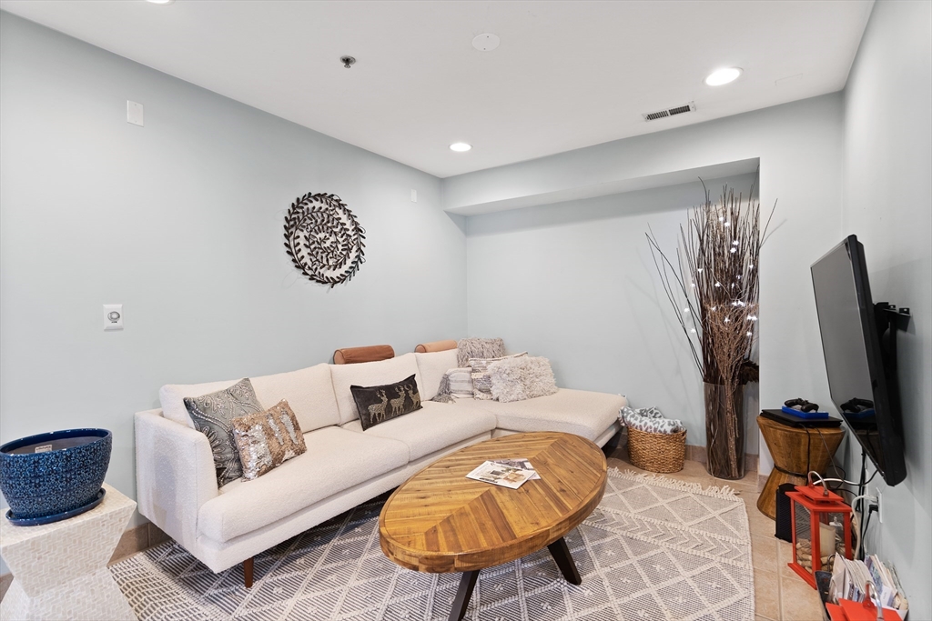 1867 Beacon St # 1B