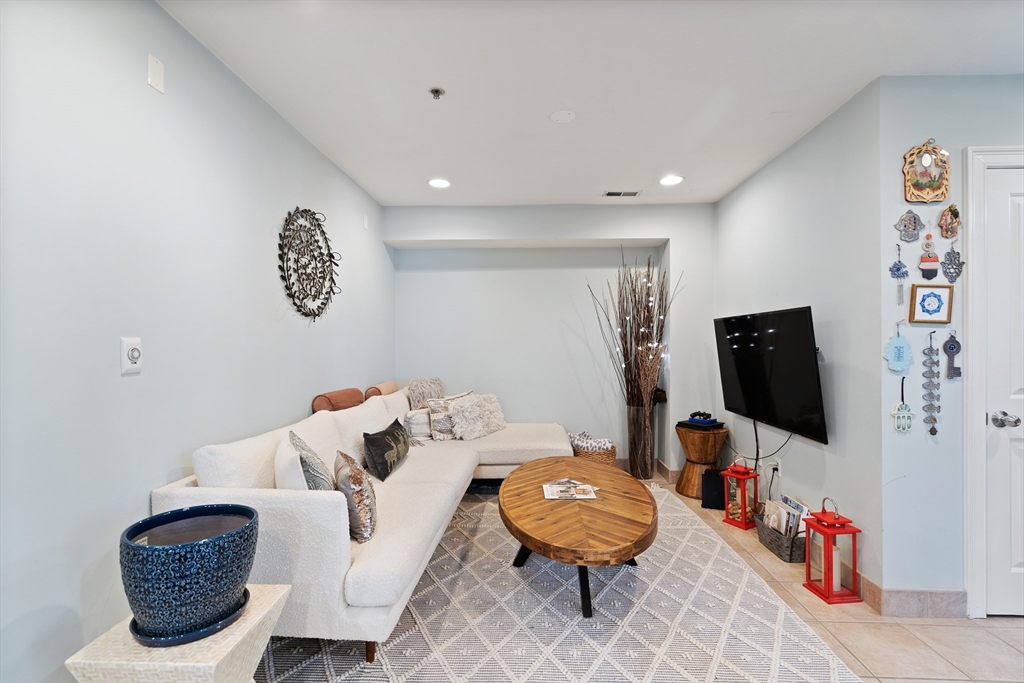 1867 Beacon St # 1B