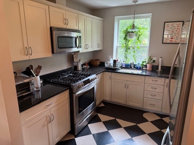 140 Beaconsfield # 6