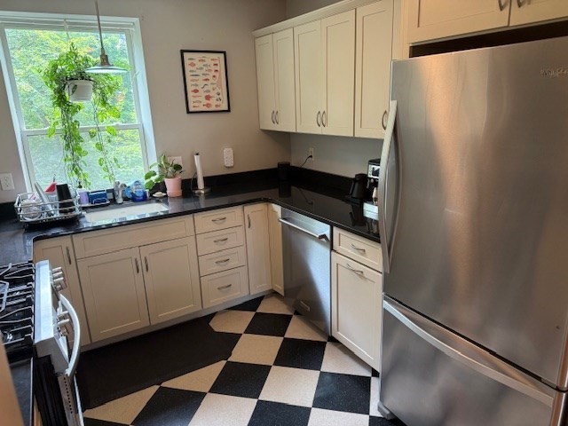 140 Beaconsfield # 6