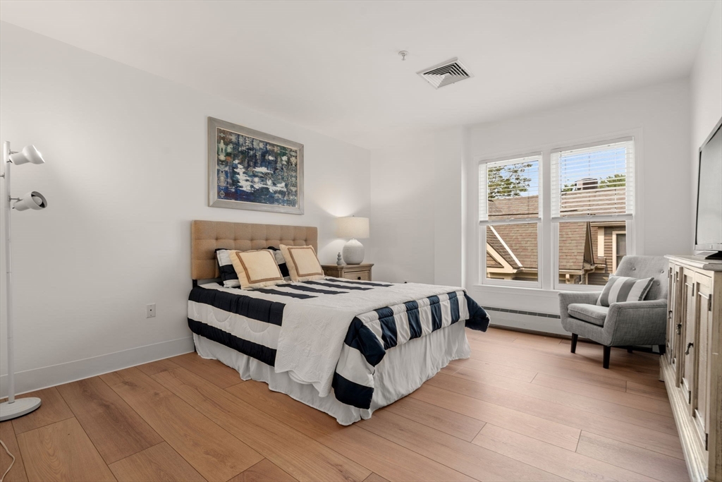 1 Davenport Street # 11
