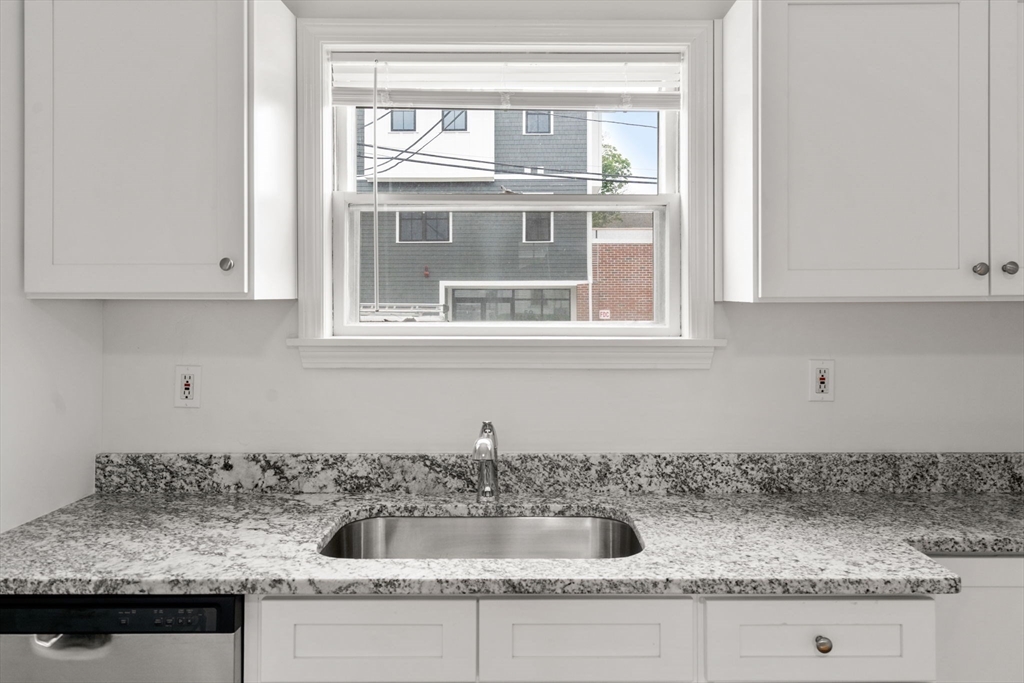 98-102 Franklin St # 4