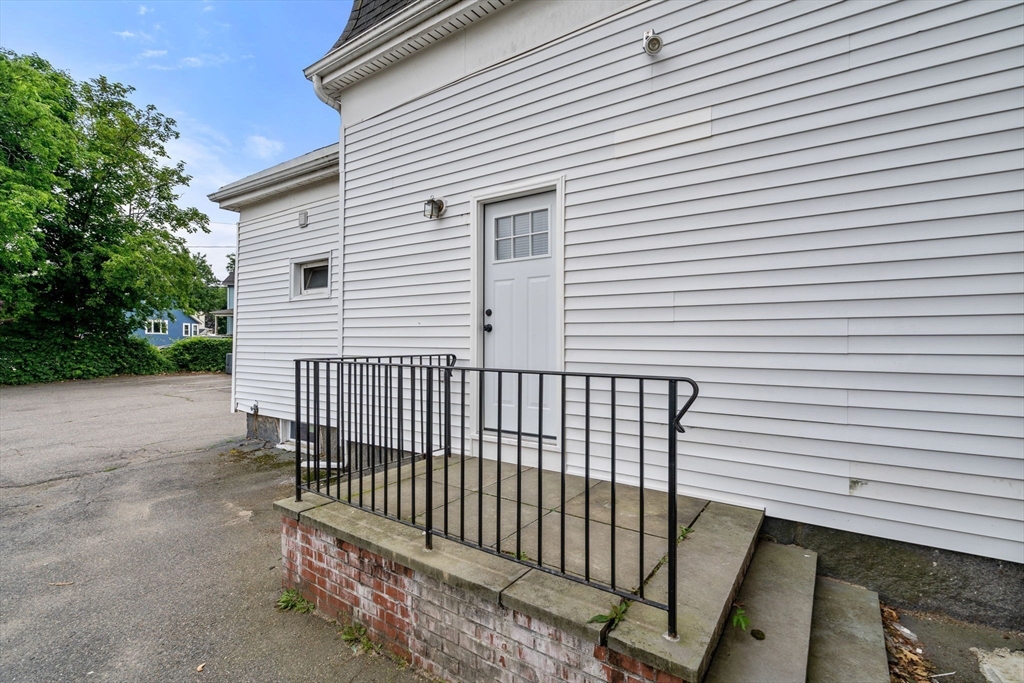 98-102 Franklin St # 4