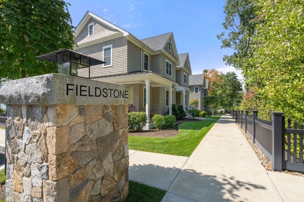 10 Fieldstone Way # 10