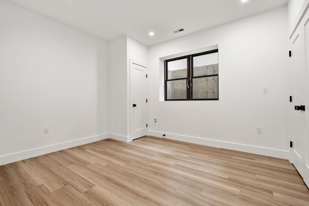 182 Hunnewell Ave # 182