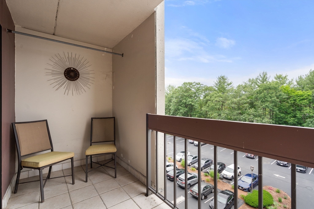 1550 Worcester # 422