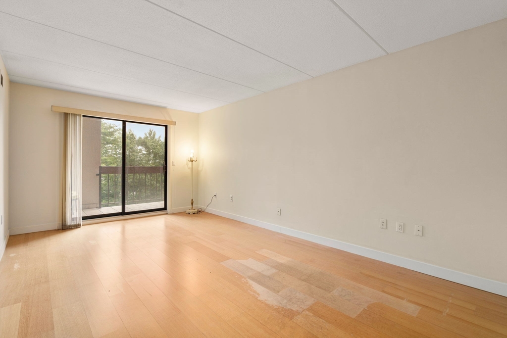 1550 Worcester # 422