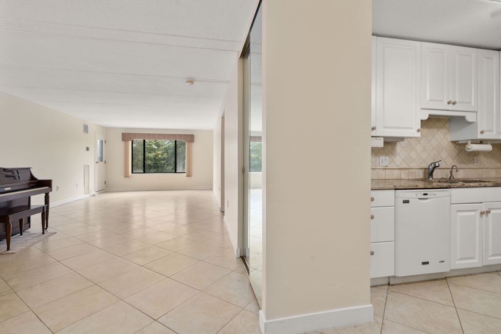 1550 Worcester # 422