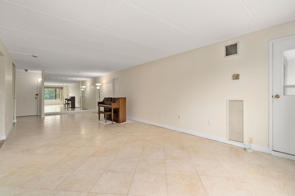 1550 Worcester # 422