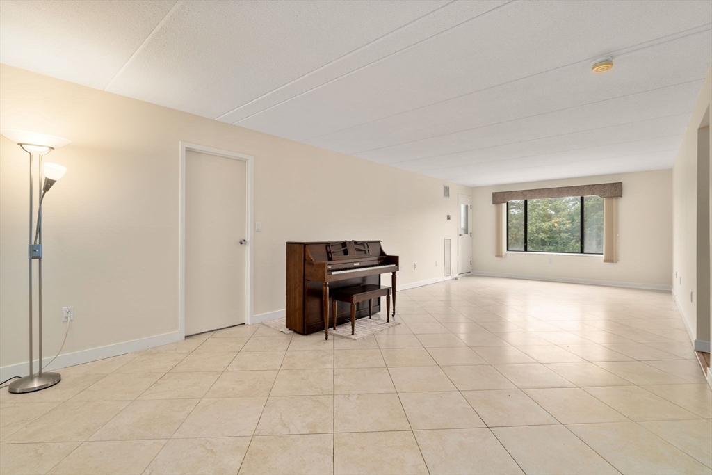 1550 Worcester # 422