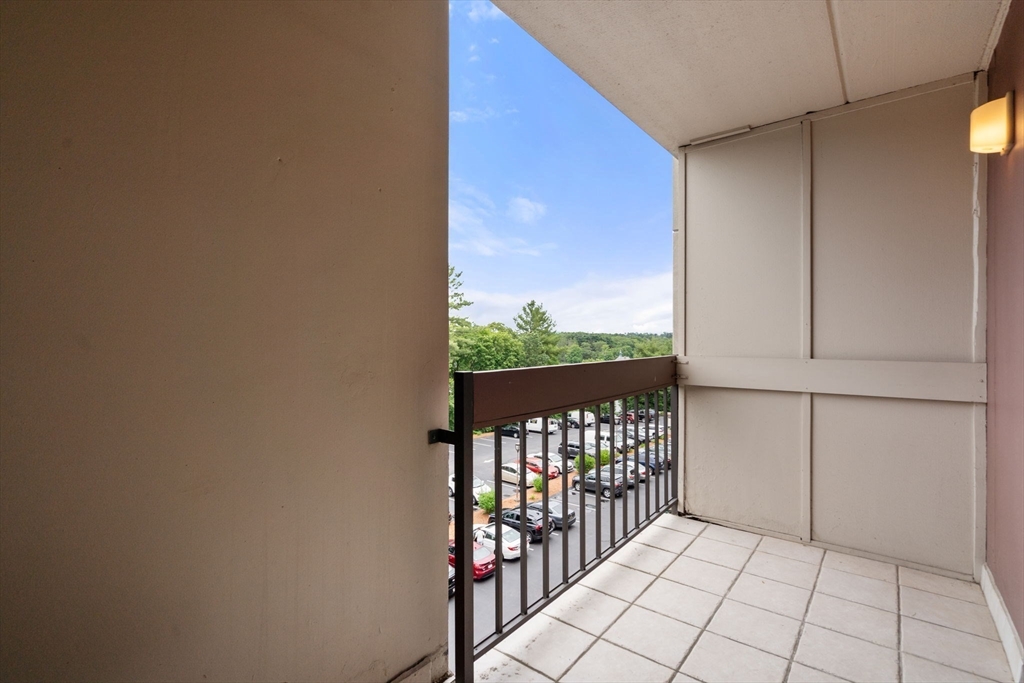 1550 Worcester # 422
