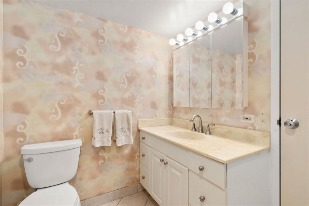 1550 Worcester # 422