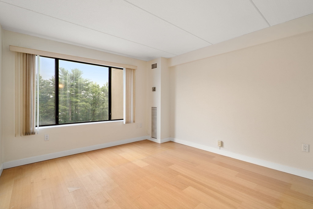 1550 Worcester # 422