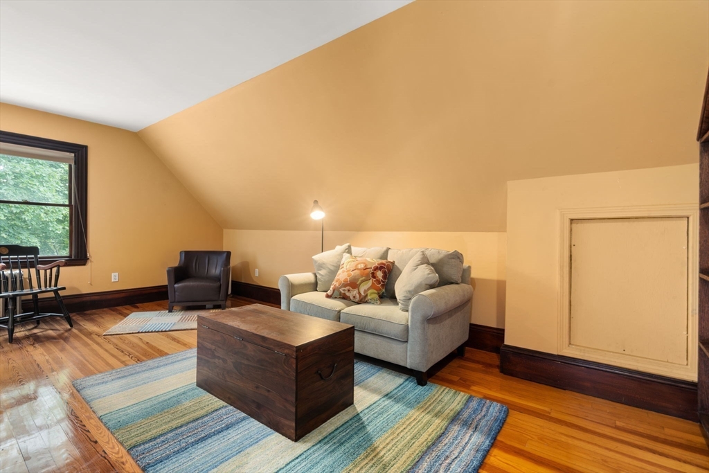 12 Zamora St