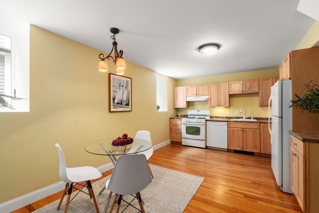 12 Zamora St
