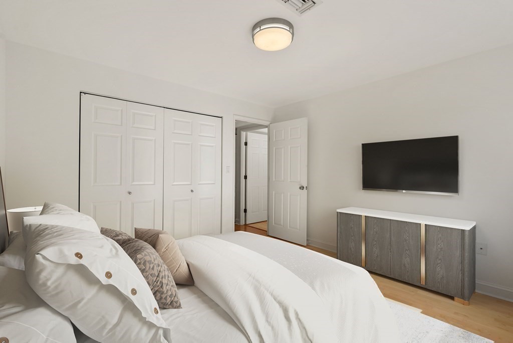 183 Oak Street # 306C