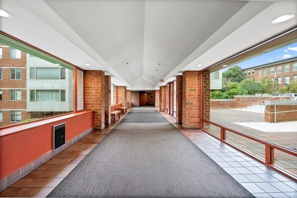 183 Oak Street # 306C