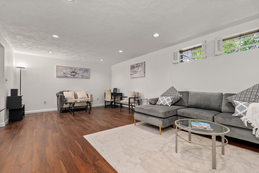 160 Pine Street # 26