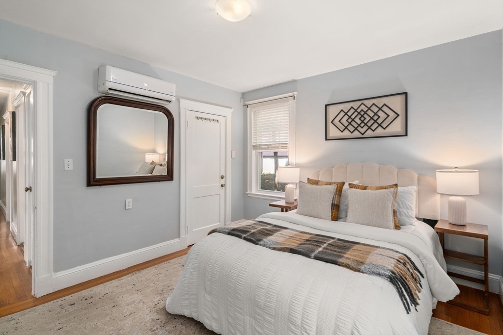 22 Holland Street # 22