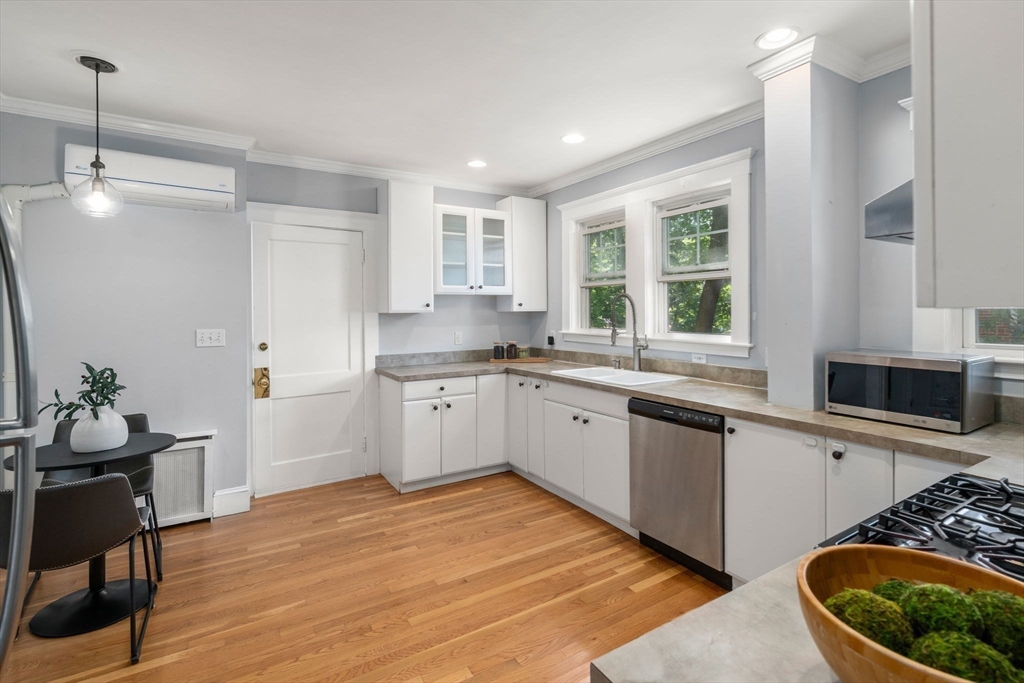 22 Holland Street # 22