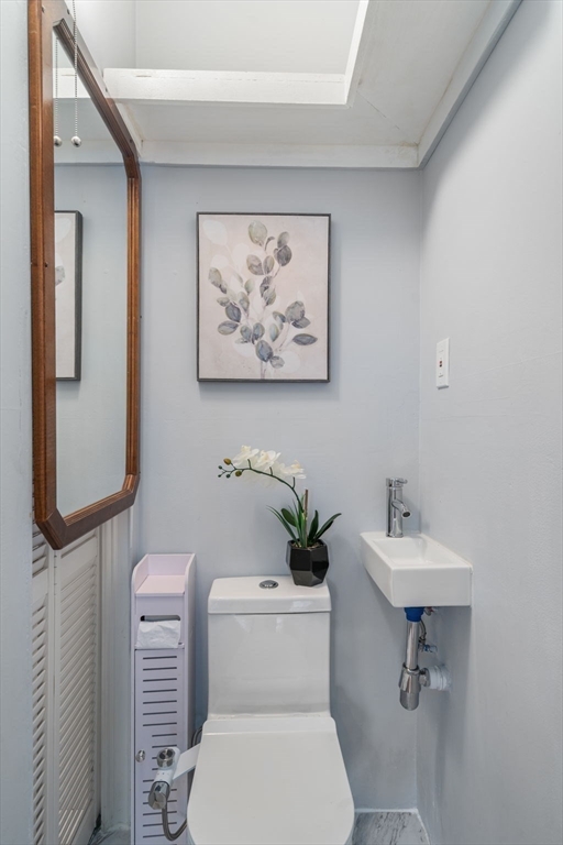 22 Holland Street # 22