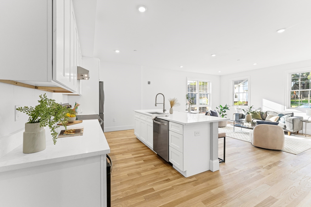 272 Lincoln Street # 101