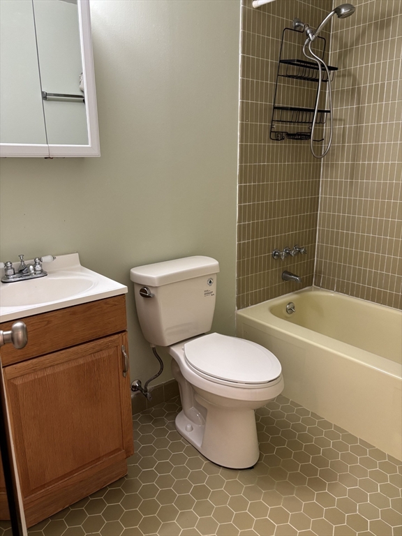 22 Chestnut Place # M4