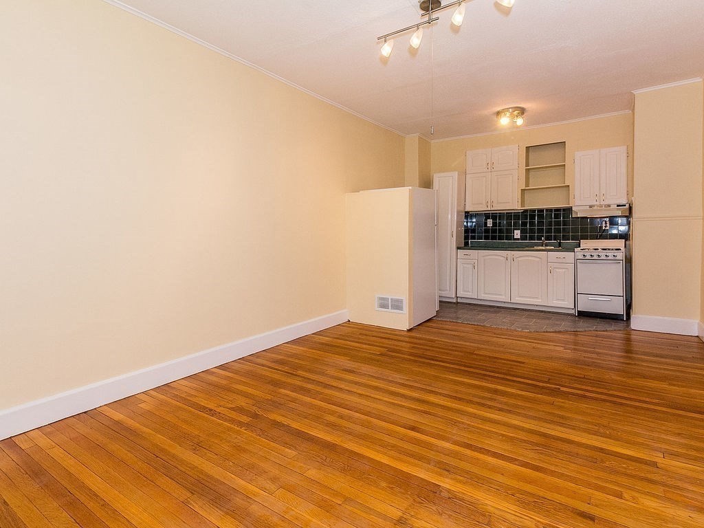 25 Westbourne Ter # 2A