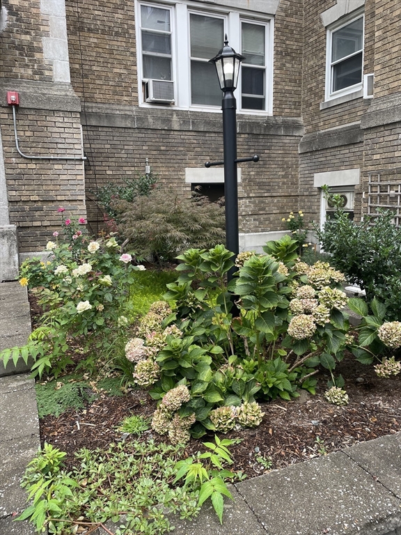 25 Westbourne Ter # 2A