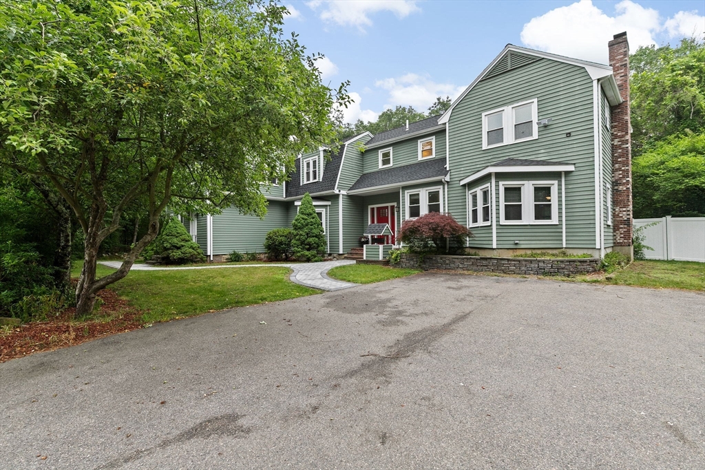 30 Bay Rd