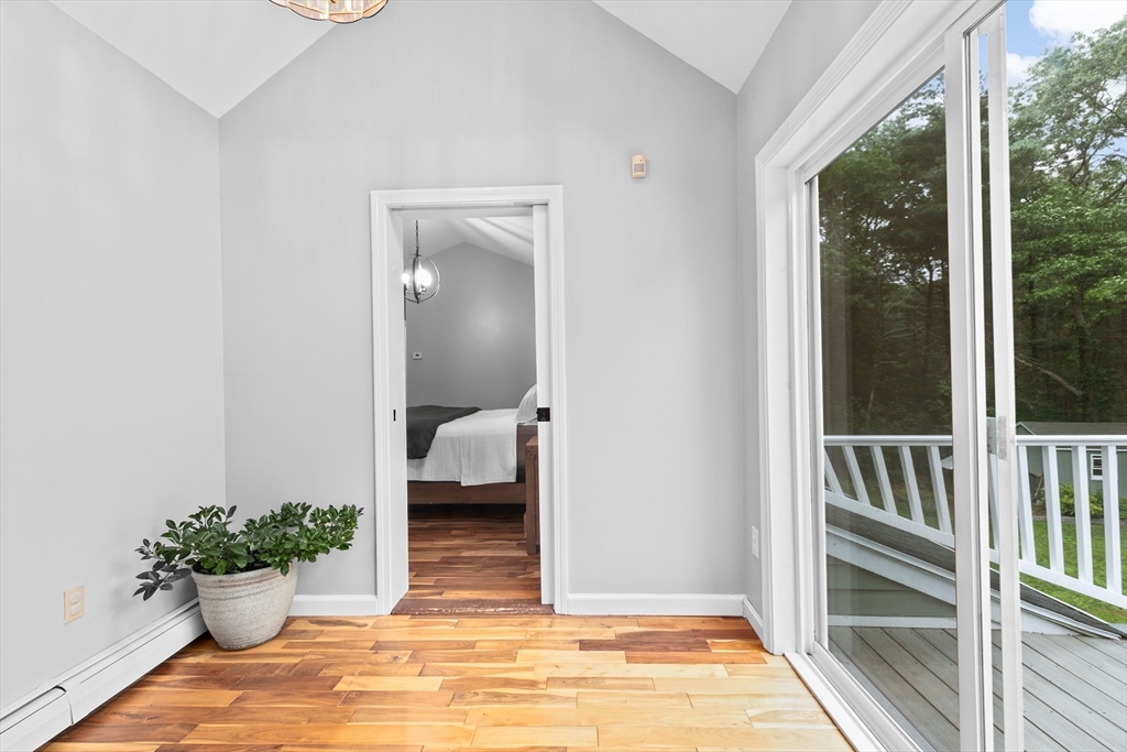 30 Bay Rd