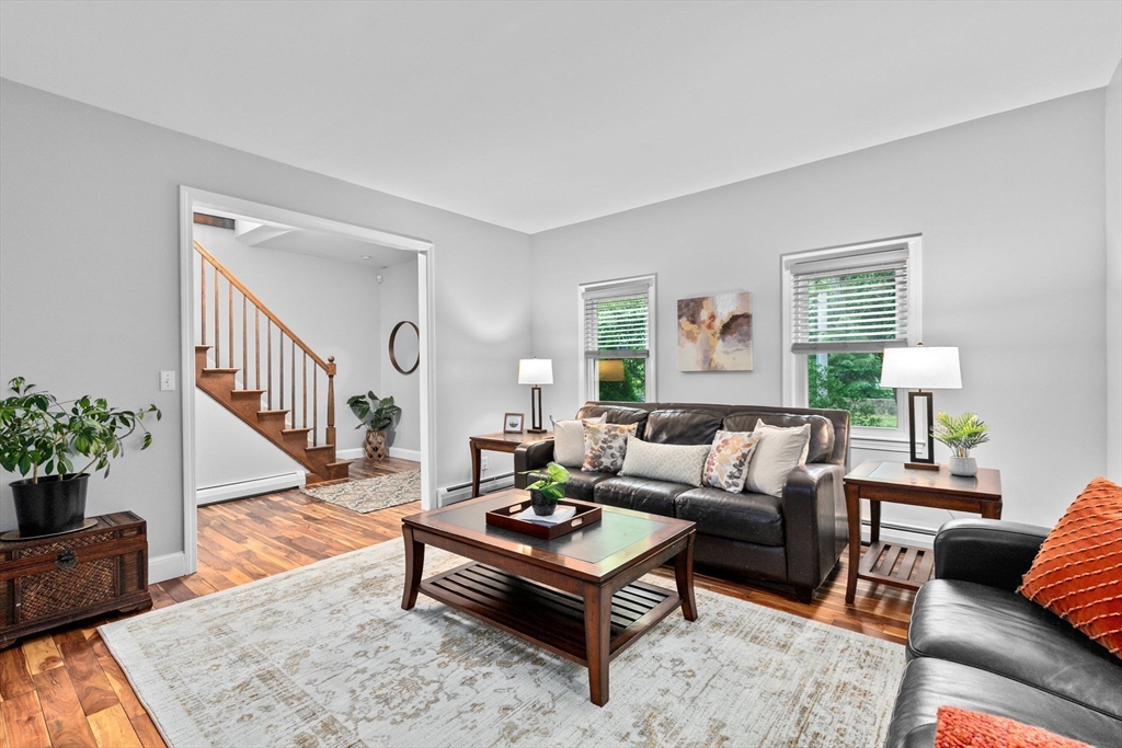 30 Bay Rd