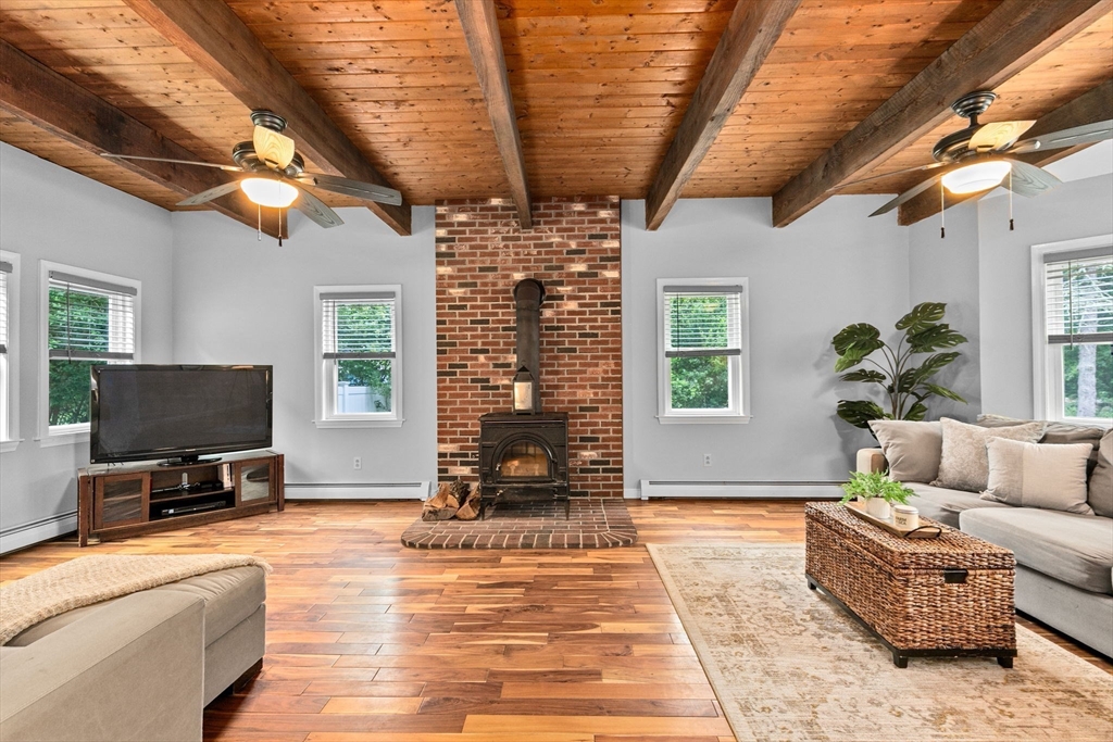 30 Bay Rd