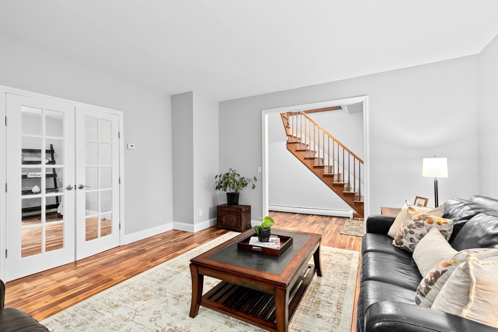 30 Bay Rd