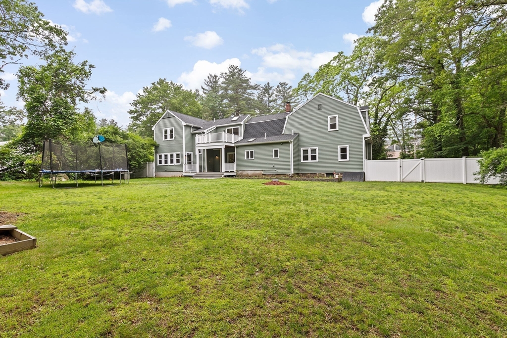 30 Bay Rd