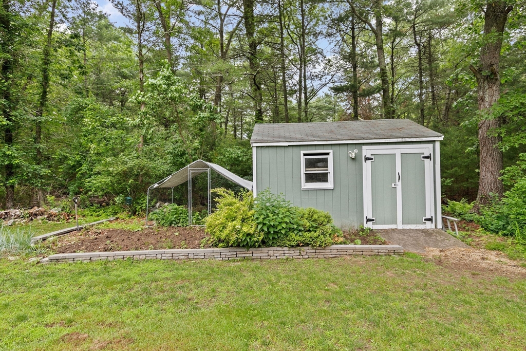 30 Bay Rd
