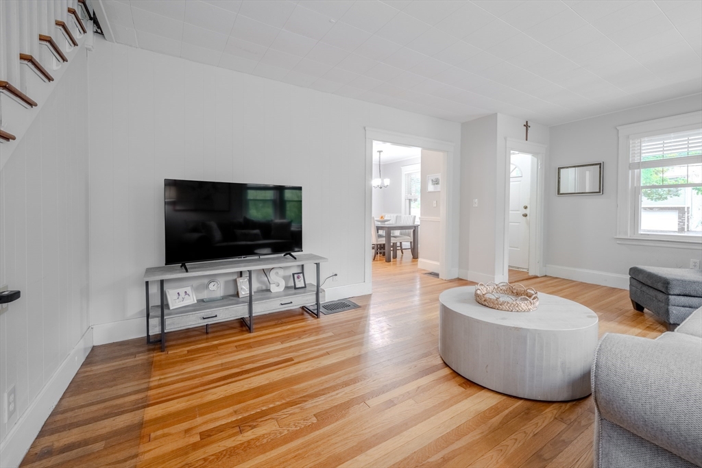 35 Lindenwood Rd