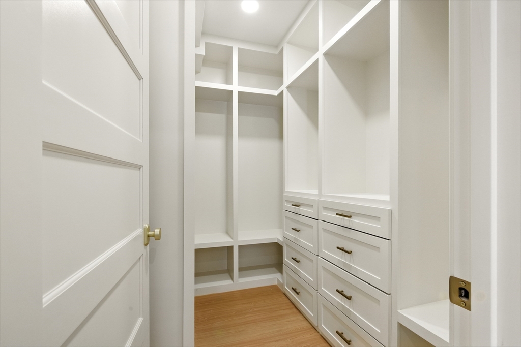 23-1 Francis Street # 1 Unit: 23-1