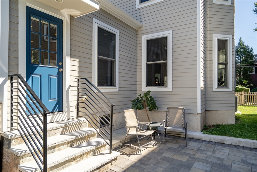 32 Henshaw Street