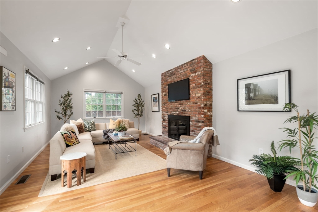 7 Arapahoe Rd