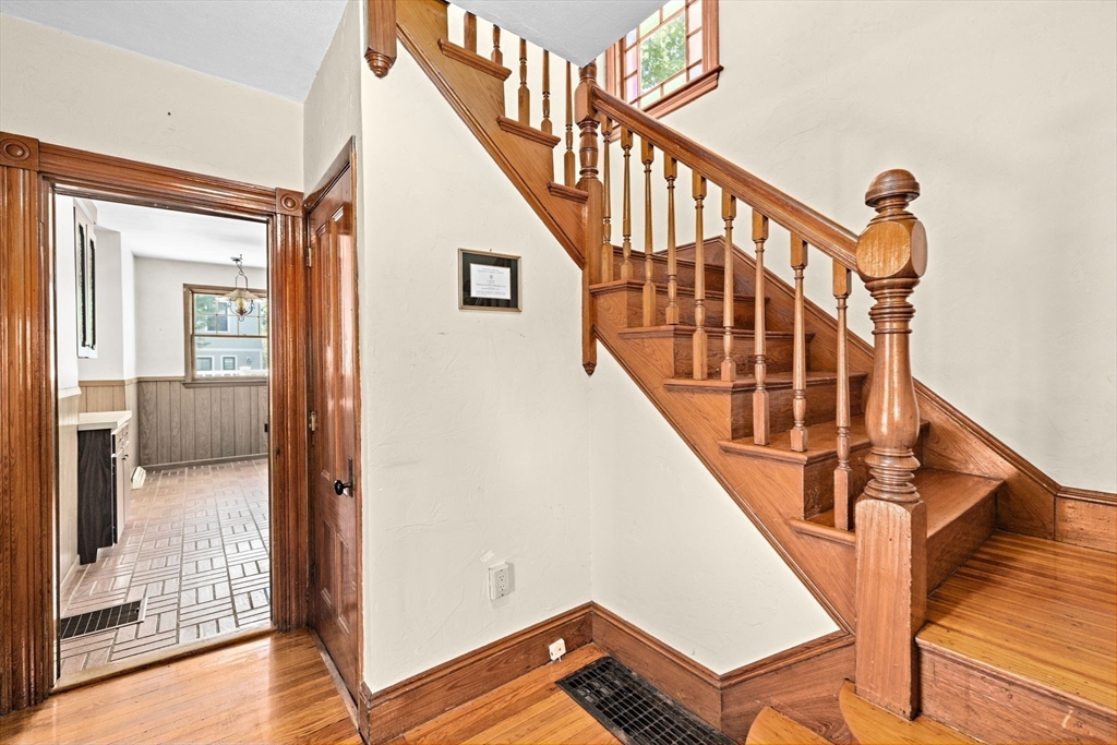 51 Linden St