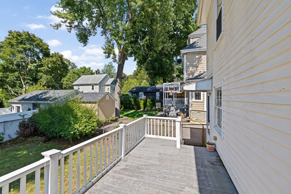 51 Linden St